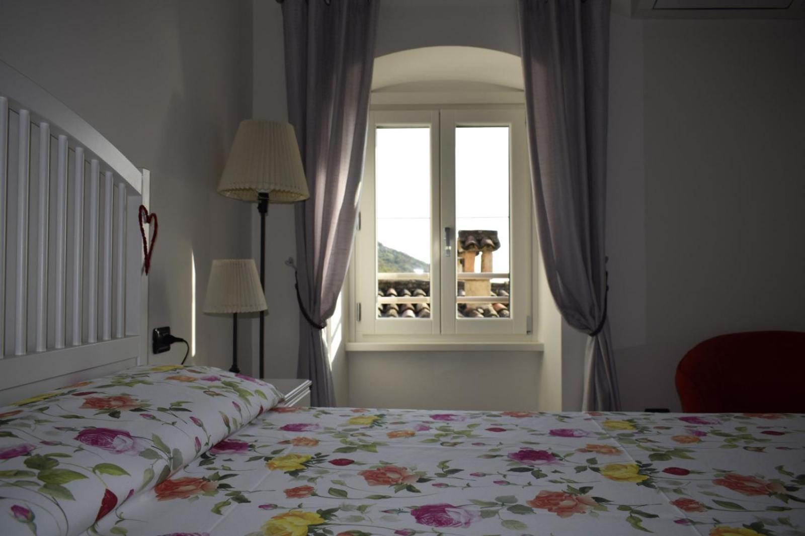 Appartamento Anna Brenzone sul Garda Kültér fotó
